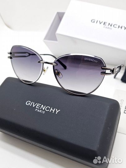 Солнцезащитные очки Givenchy