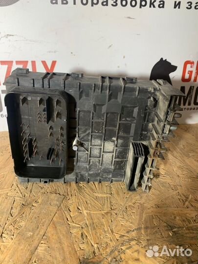 Блок предохранителей Volkswagen Golf 1K BSE 2008