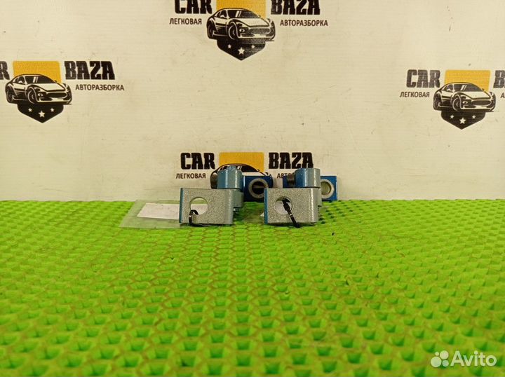 Петли двери верхние левые L