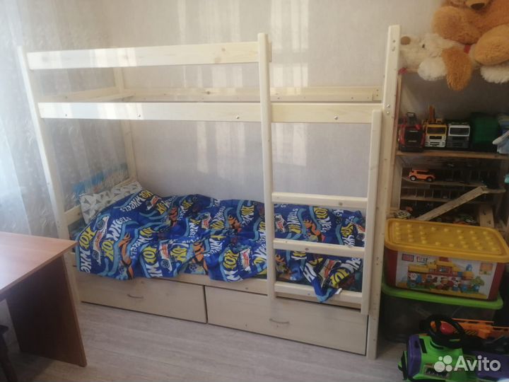 Двухъярусная кровать для двух детей