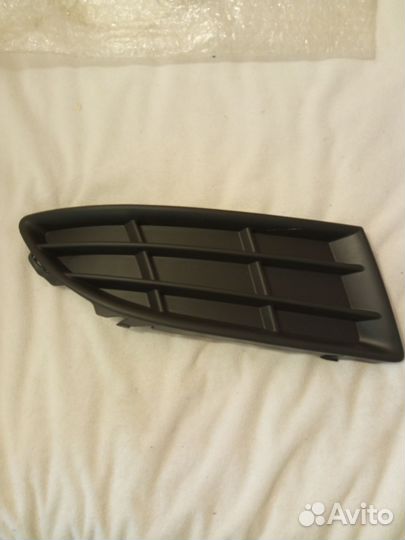 Накладка бампера правая Vag 5J0807368A