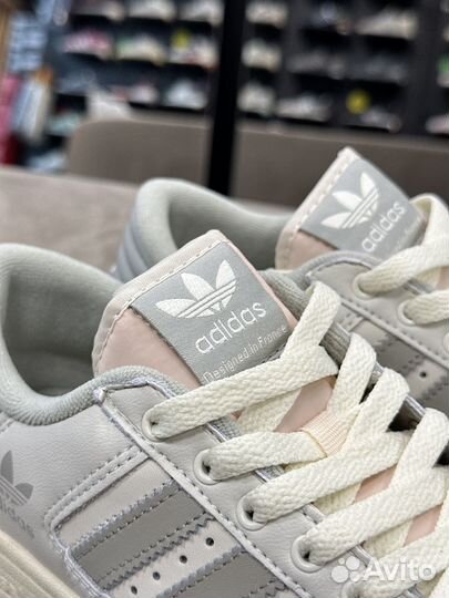 Кроссовки женские Adidas Centennial 85