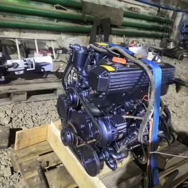 Дизельный судовой двигатель