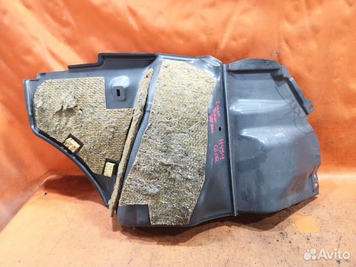 Обшивка багажника Nissan Gloria HY34