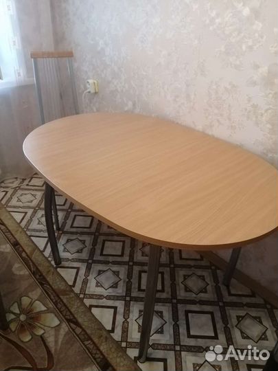 Кухонный стол овальный