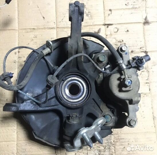 Кулак поворотный левый хонда honda civic 8 4 d д