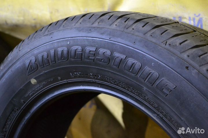 Bridgestone Dueler H/T D687 225/65 R17