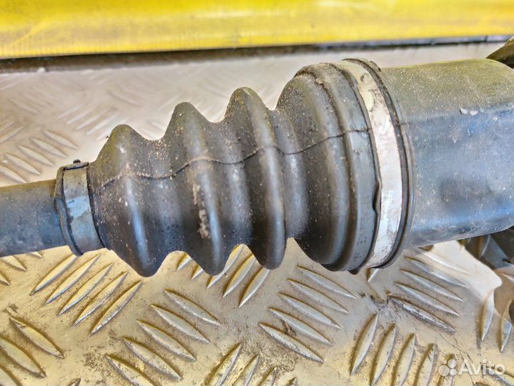 Привод передний правый Mini Cooper R50 W10 2004