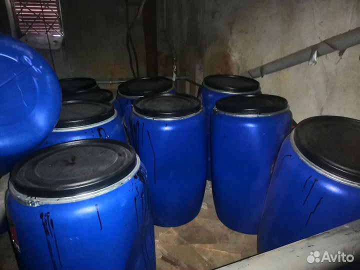 Пластикова бочка 220 литров не мытая
