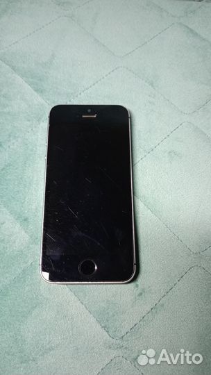 iPhone SE, 32 ГБ