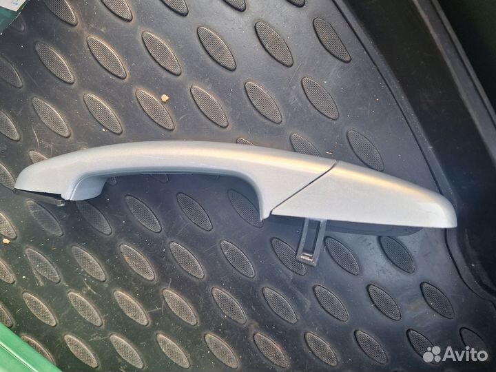 Дверные ручки на гранту