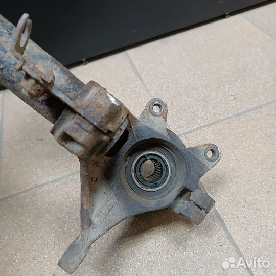 Кулак поворотный левый Форд Фиеста 3