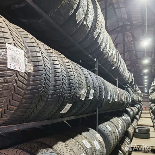 Kumho Ecsta 4X II 215/55 R17 89L