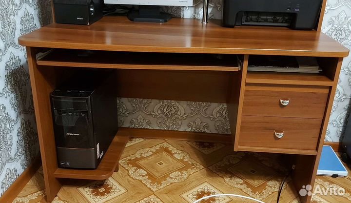 Компьютерный стол