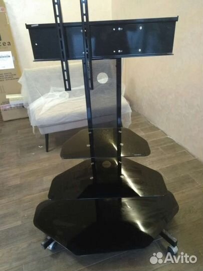 Стеклянная тумба под тв