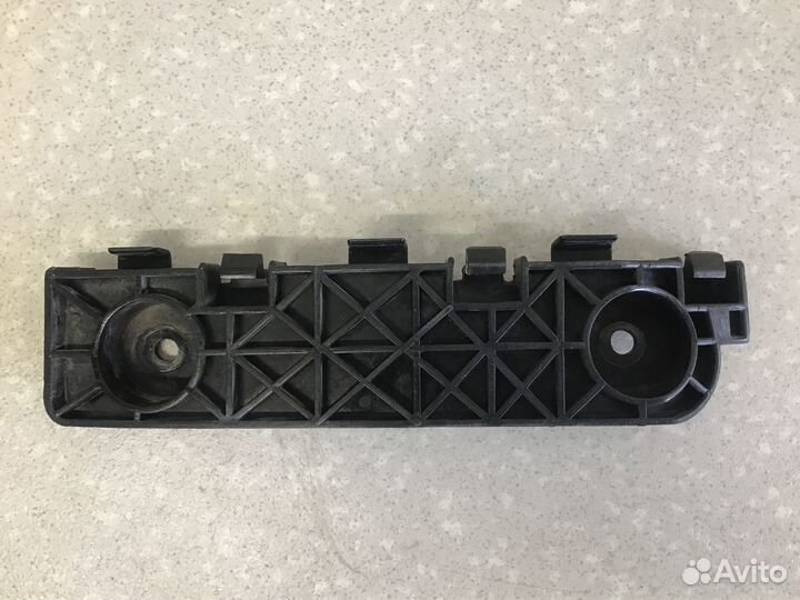 Кронштейн переднего бампера правый Lifan X60 2012