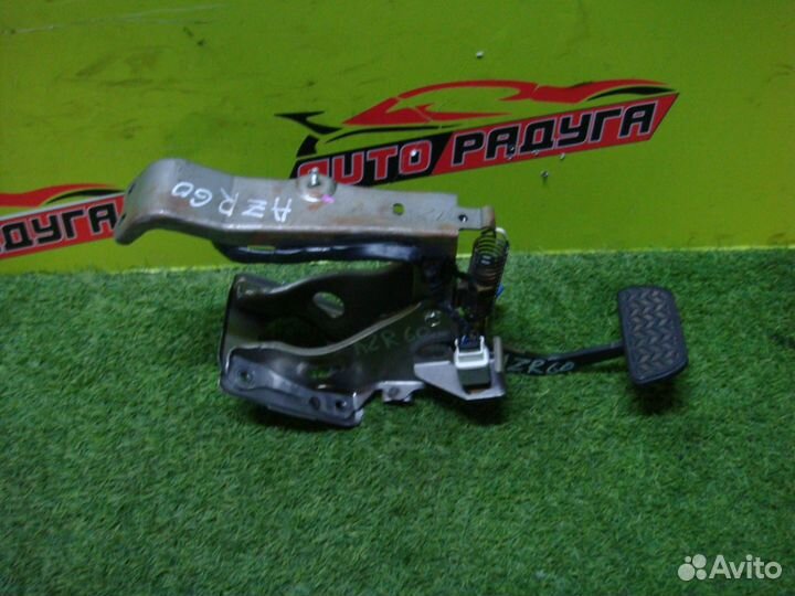 Педаль тормоза toyota AZR60G,AZR65G noah,voxy