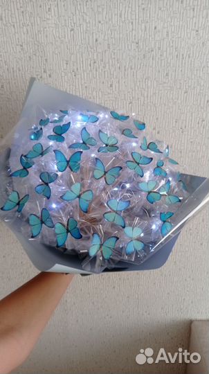 Светящийся букет из бабочек