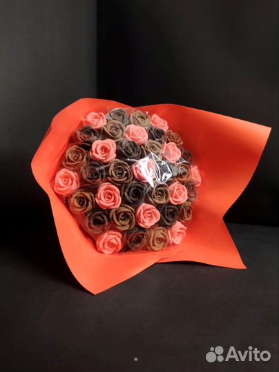 Розы из Трёх Видов Шоколада - 37 шт в Букете