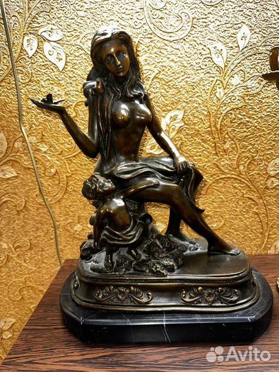 Бронзовая фигура материнство И канделябр