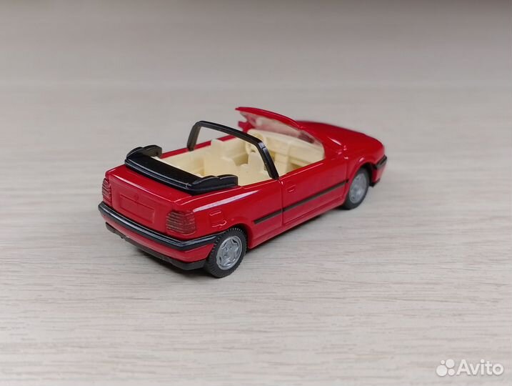 A26.2) Volkswagen Golf III Cabrio (1997-2004) крас