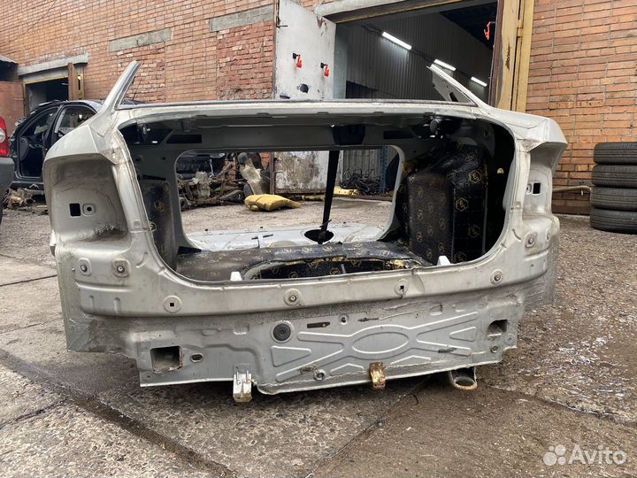 Задняя часть кузова VW Polo SED RUS серебро