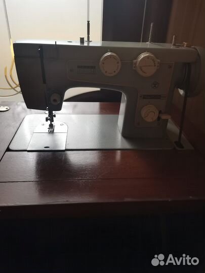 Швейная машина Подольск 142