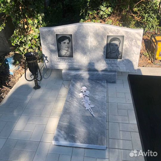 Памятники из мрамора