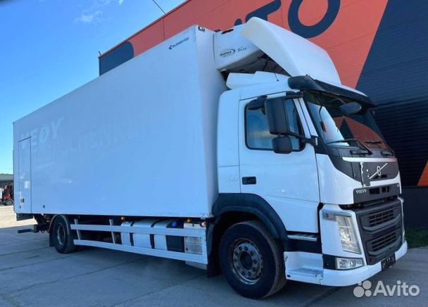 Pазбираем грузовик Volvo FM с 2013