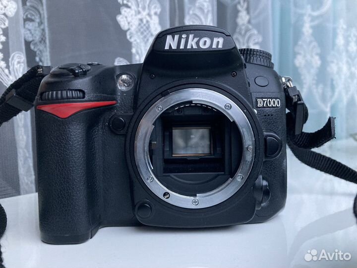 Зеркальный фотоаппарат Nikon d7000 body