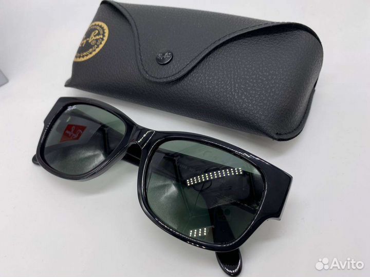 Солнцезащитные очки Ray Ban