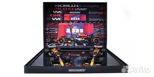 Minichamps 112231801 1:18