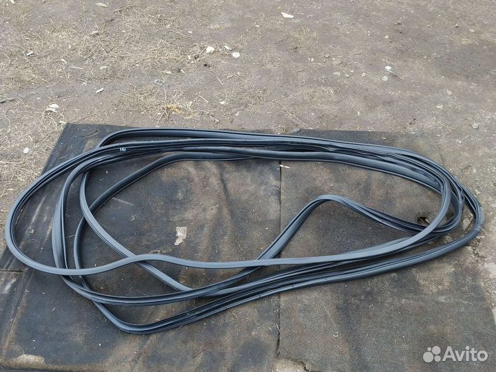 Уплотнительные резинки дверей Мазда 6