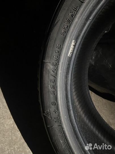 Duraturn Mozzo Winter 225/45 R18