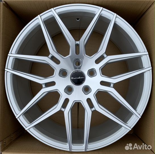 Зимние колеса на Toyota Camry Тойота Камри R18