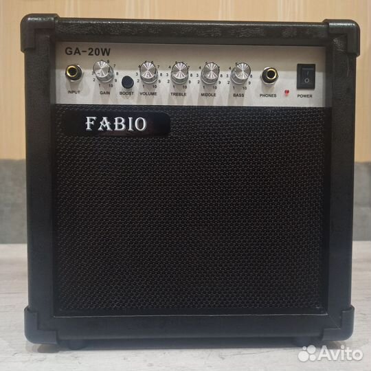 Гитарный комбоусилитель 20 W