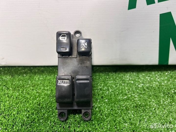 Блок управления стеклоподъемниками передний левый