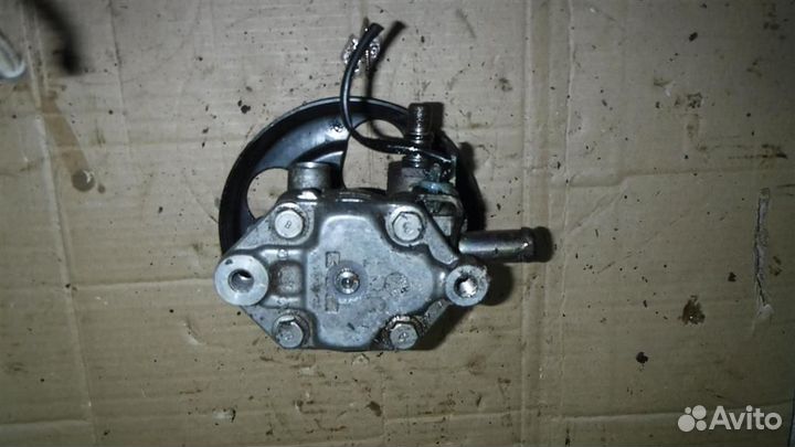 Насос гидроусилителя Mitsubishi Carisma (DA) 1995