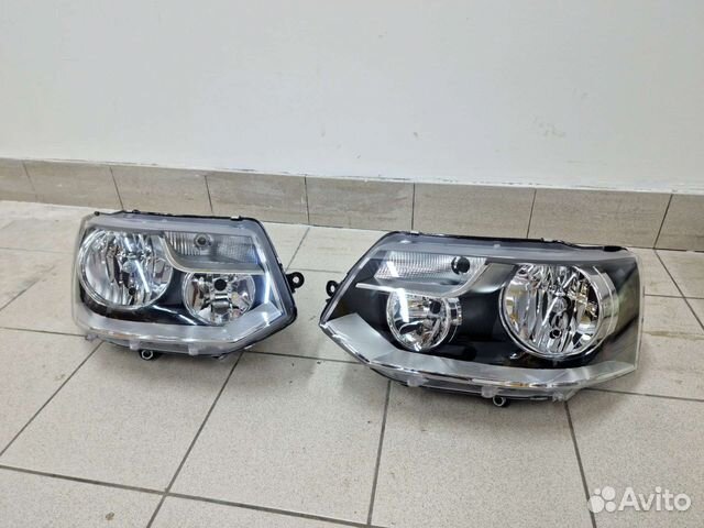 Передние фары новые Volkswagen Transporter T5 Рест