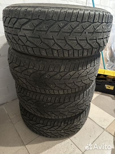 Tigar SUV Ice 215/60 R17