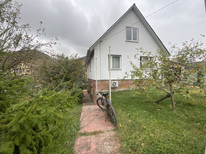 Дом 160 м² на участке 6 сот.