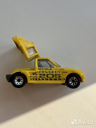 Коллекционная машинка Matchbox Peugeot 205