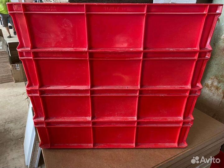Пластиковые ящики