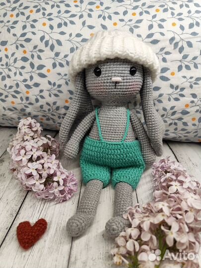 Вязаные игрушки зайка