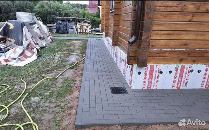 Бригада строителей