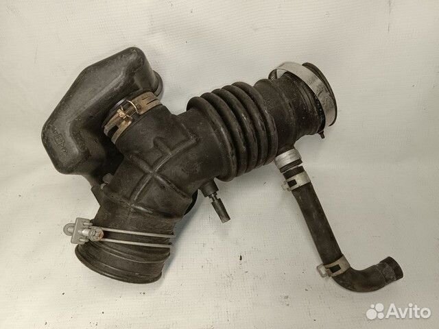 Патрубок корпуса воздушного фильтра Nissan