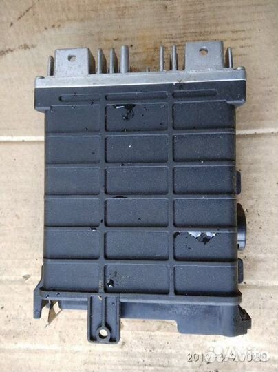 Блок управления двс Audi 100 4A2 AAR 1991