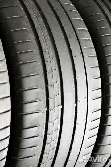 Pirelli P Zero PZ4 275/35 R22 и 315/30 R22 104Y