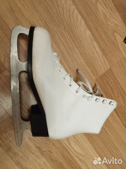 Коньки фигурные женские 40 размер