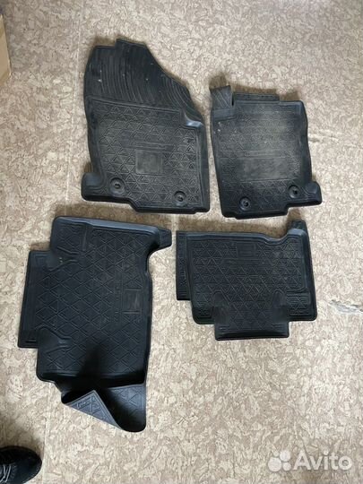 Коврик в автомобиль
